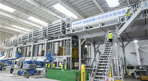 探秘恒大“黑燈工廠” 全機(jī)器人作業(yè)的酷炫未來(lái)